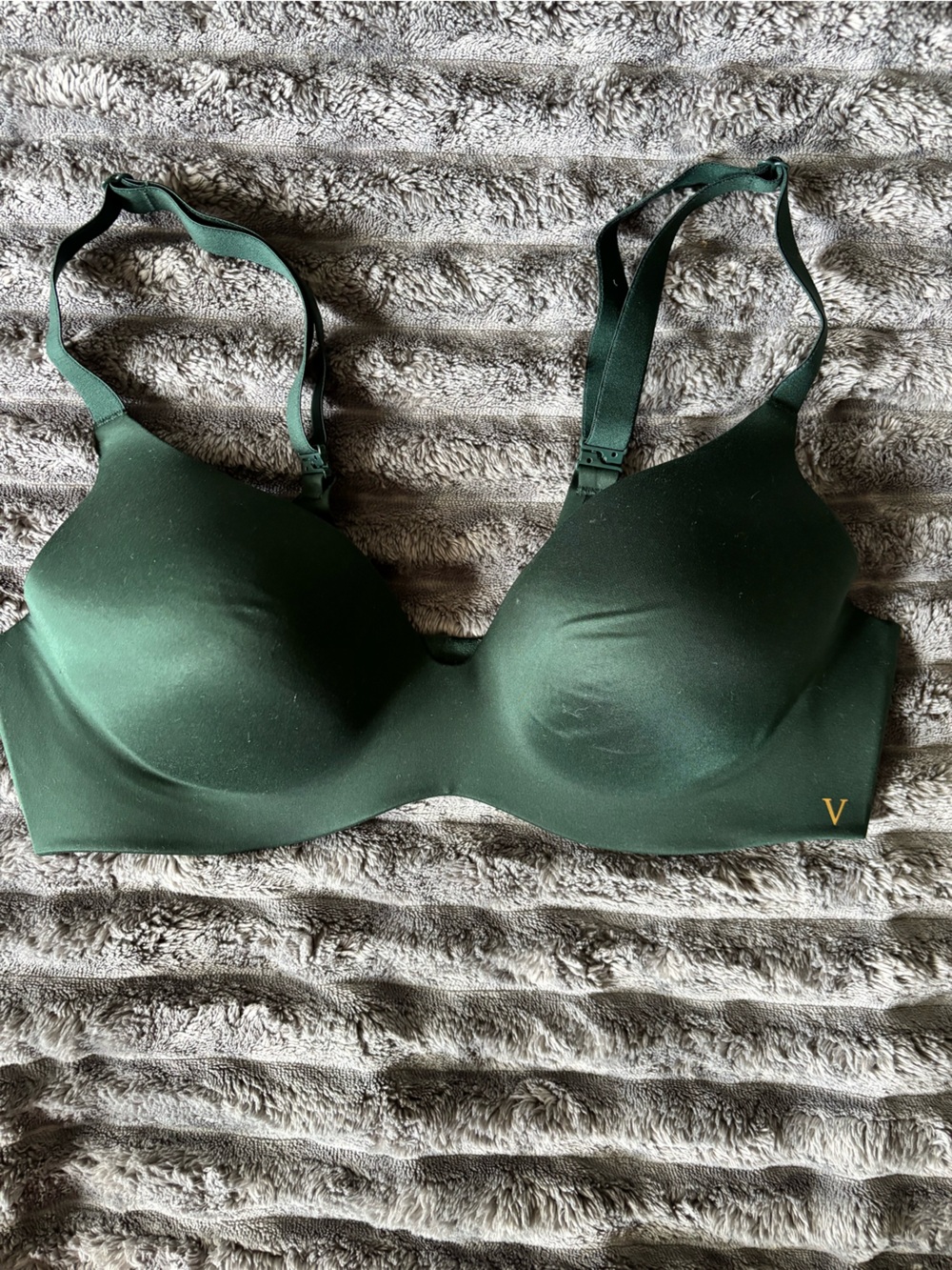 Victoria Secrete Perfect Coverage Seamless Bra in Deep Green 36B